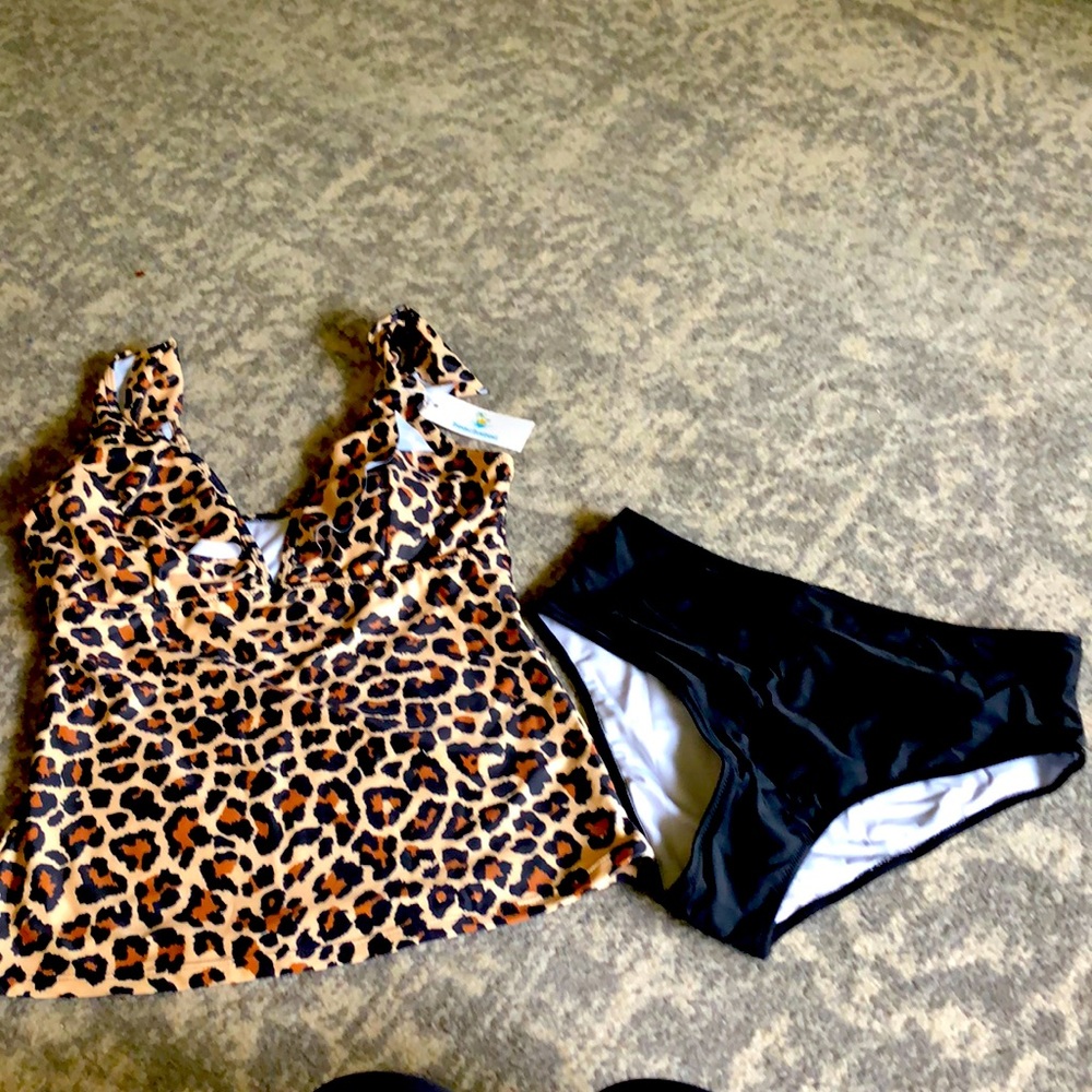 leopard Ruffle Shoulder Tankini Set- Large NWT
